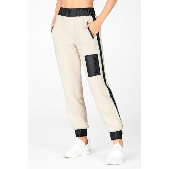 Fabletics Alaska Fleece Jogger Tusk/Black Womens Winter Athletic Pants Size XXS - Picture 1 of 8